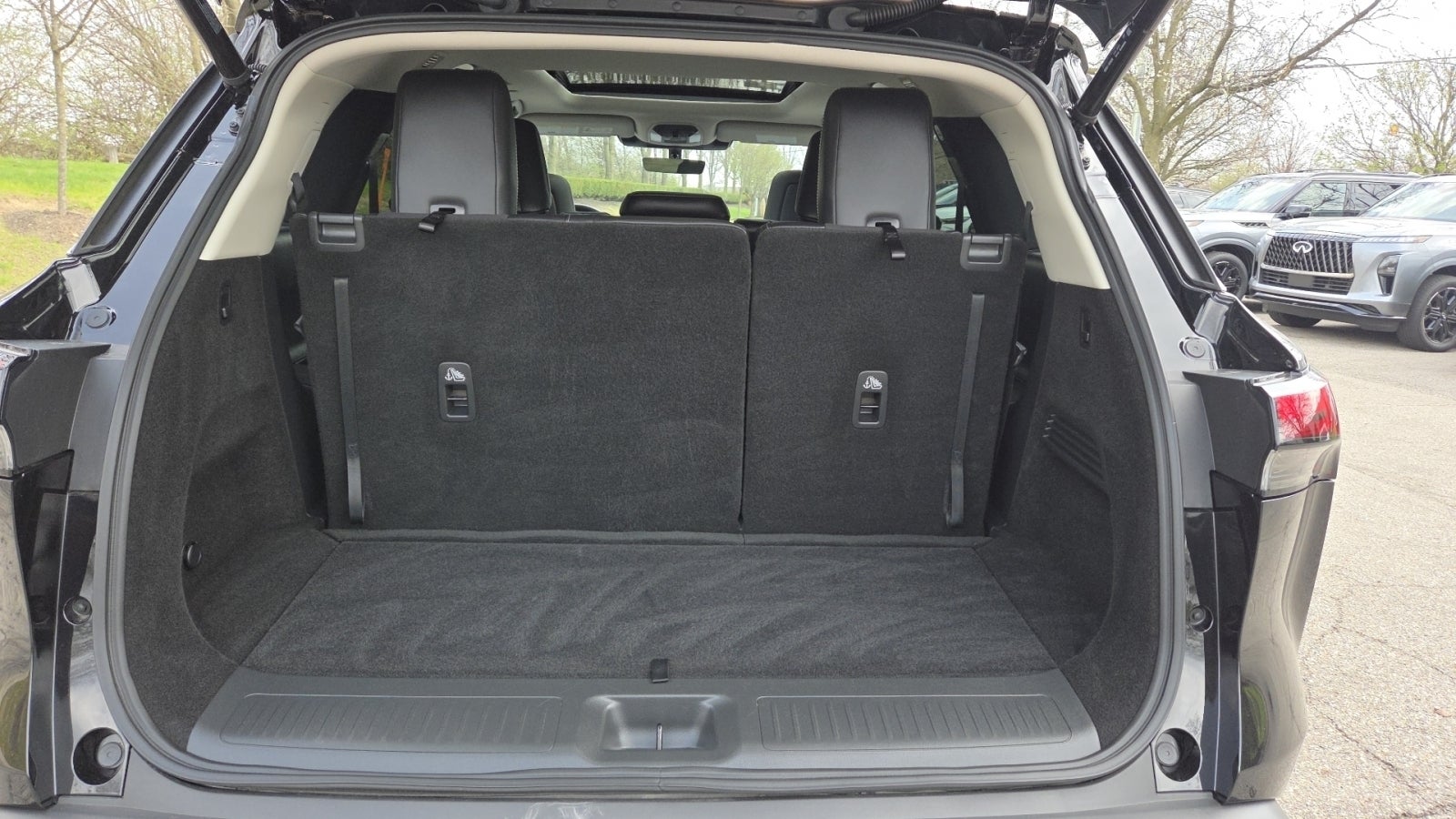 2025 INFINITI QX60 PURE