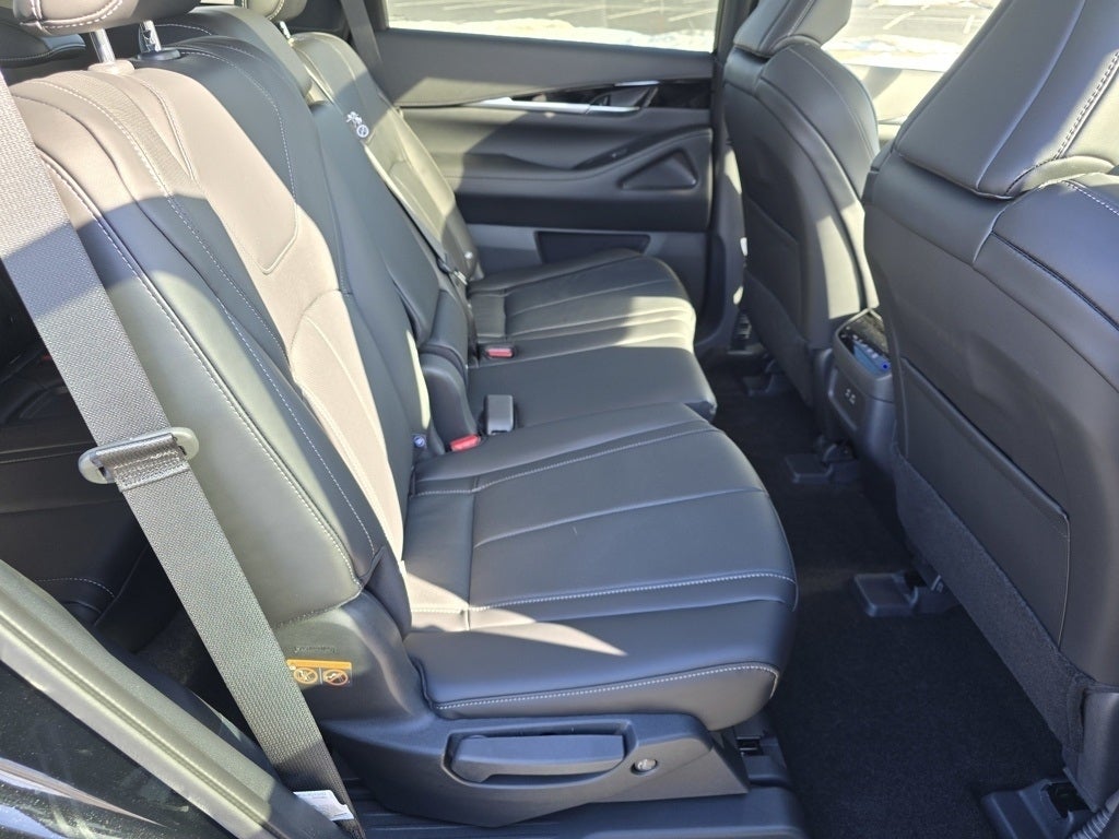 2025 INFINITI QX60 PURE