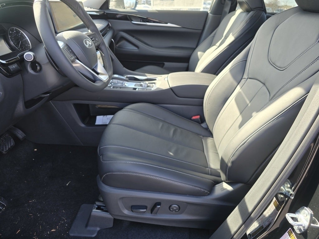 2025 INFINITI QX60 PURE