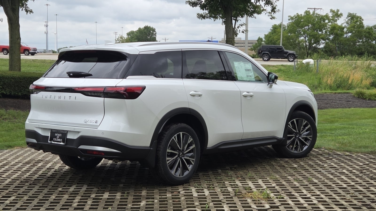 2027 INFINITI QX60 LUXE