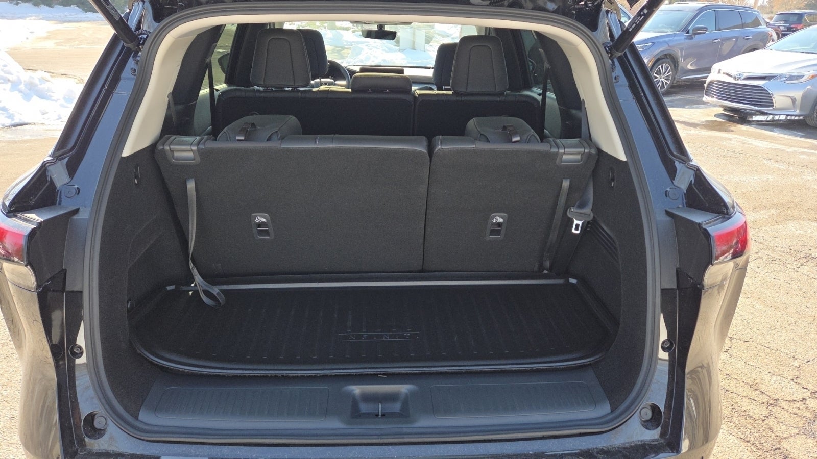 2026 INFINITI QX60 LUXE