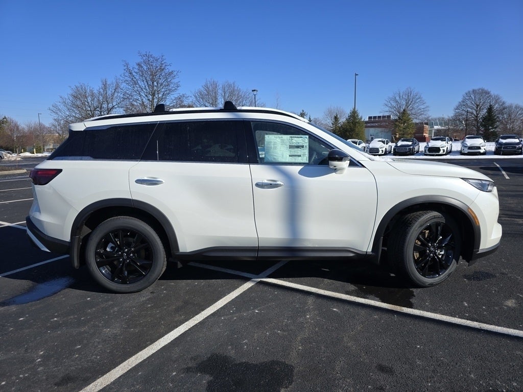 2025 INFINITI QX60 LUXE