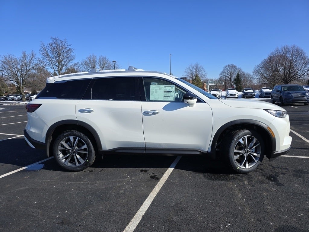 2025 INFINITI QX60 LUXE