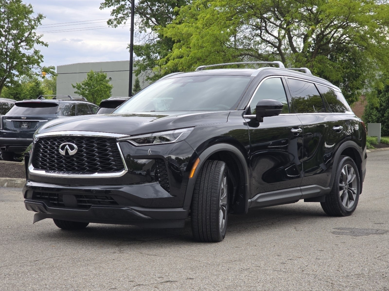 2025 INFINITI QX60 LUXE