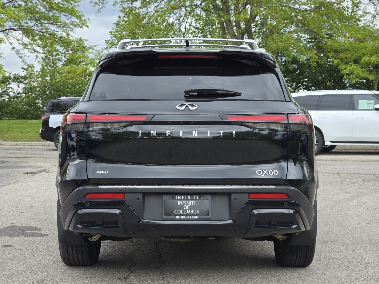 2025 INFINITI QX60 LUXE