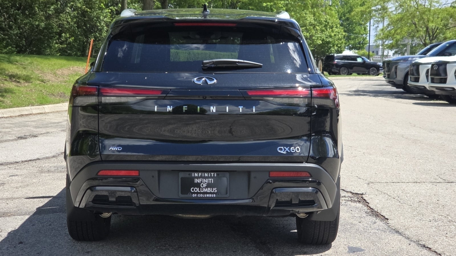2025 INFINITI QX60 LUXE
