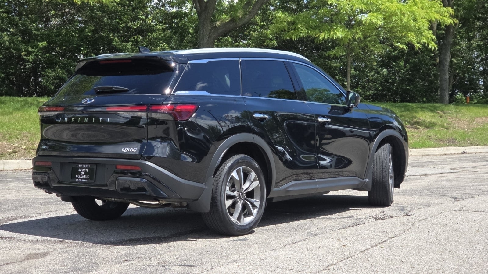 2025 INFINITI QX60 LUXE
