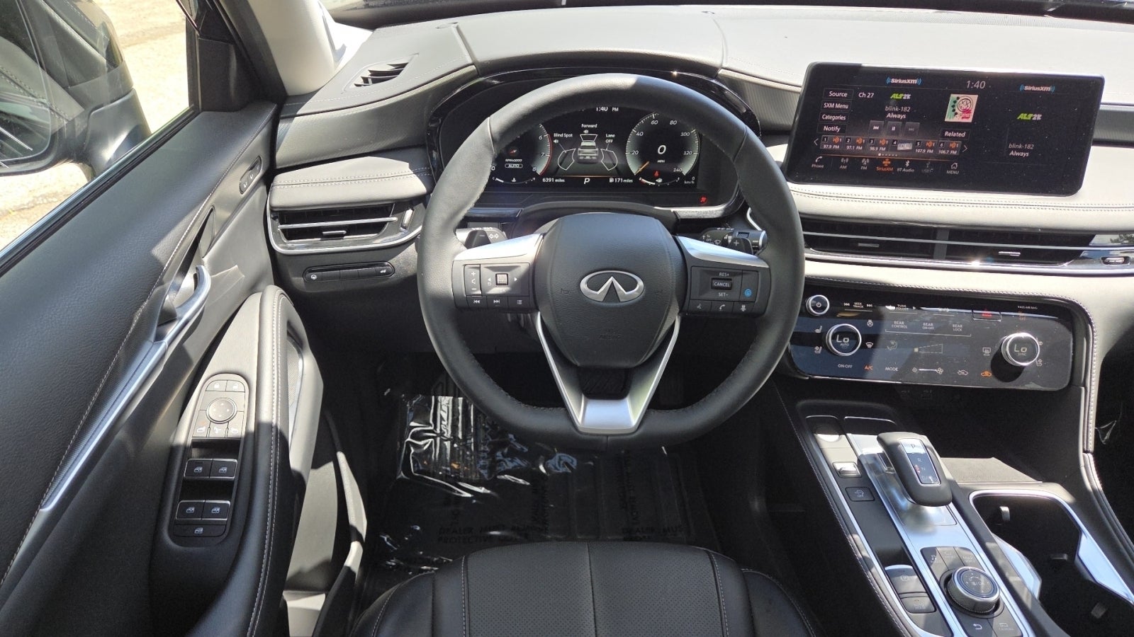 2025 INFINITI QX60 LUXE