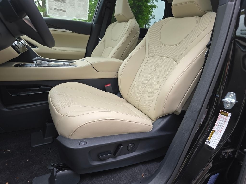 2025 INFINITI QX60 Sensory