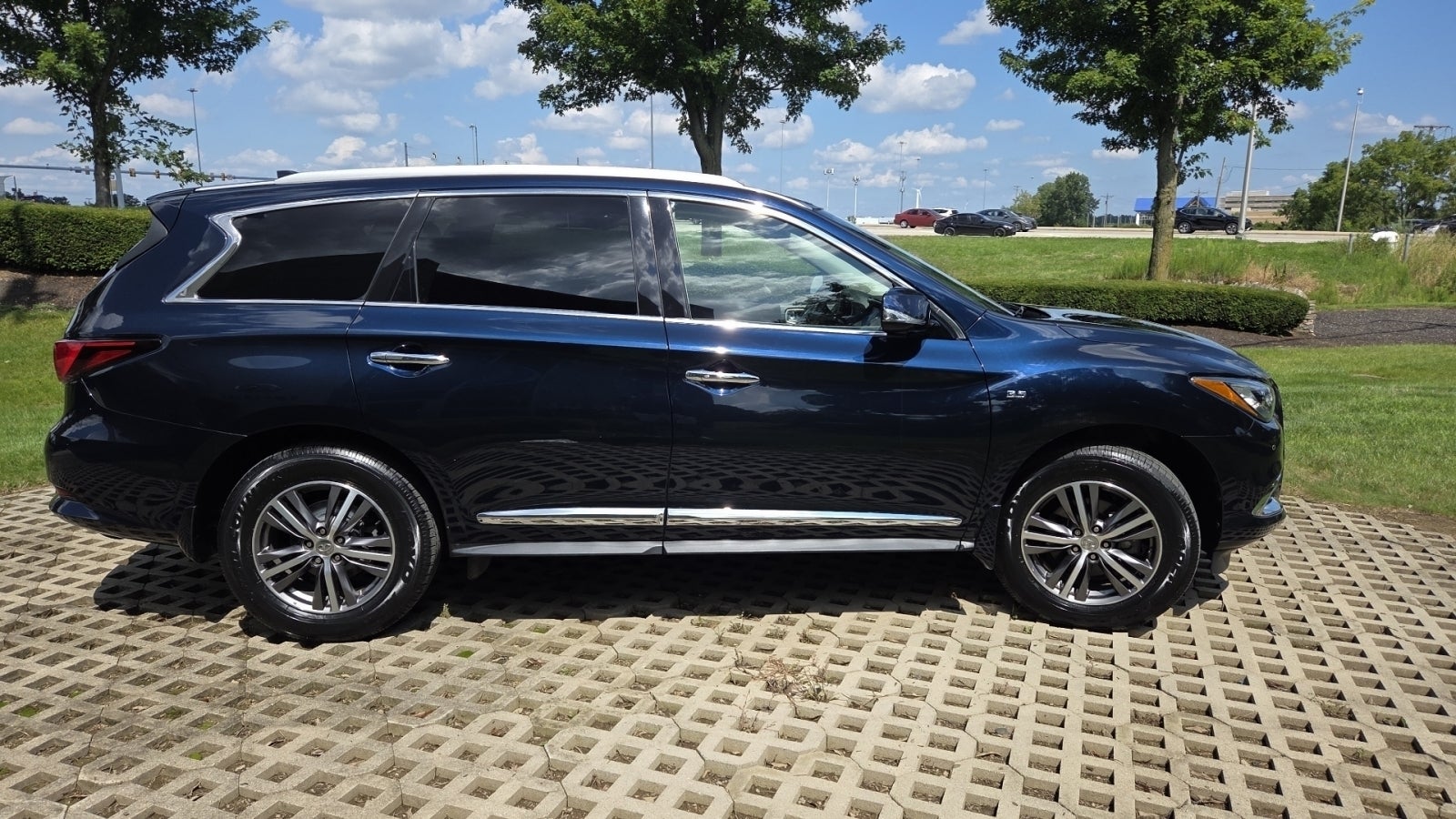 2020 INFINITI QX60 LUXE