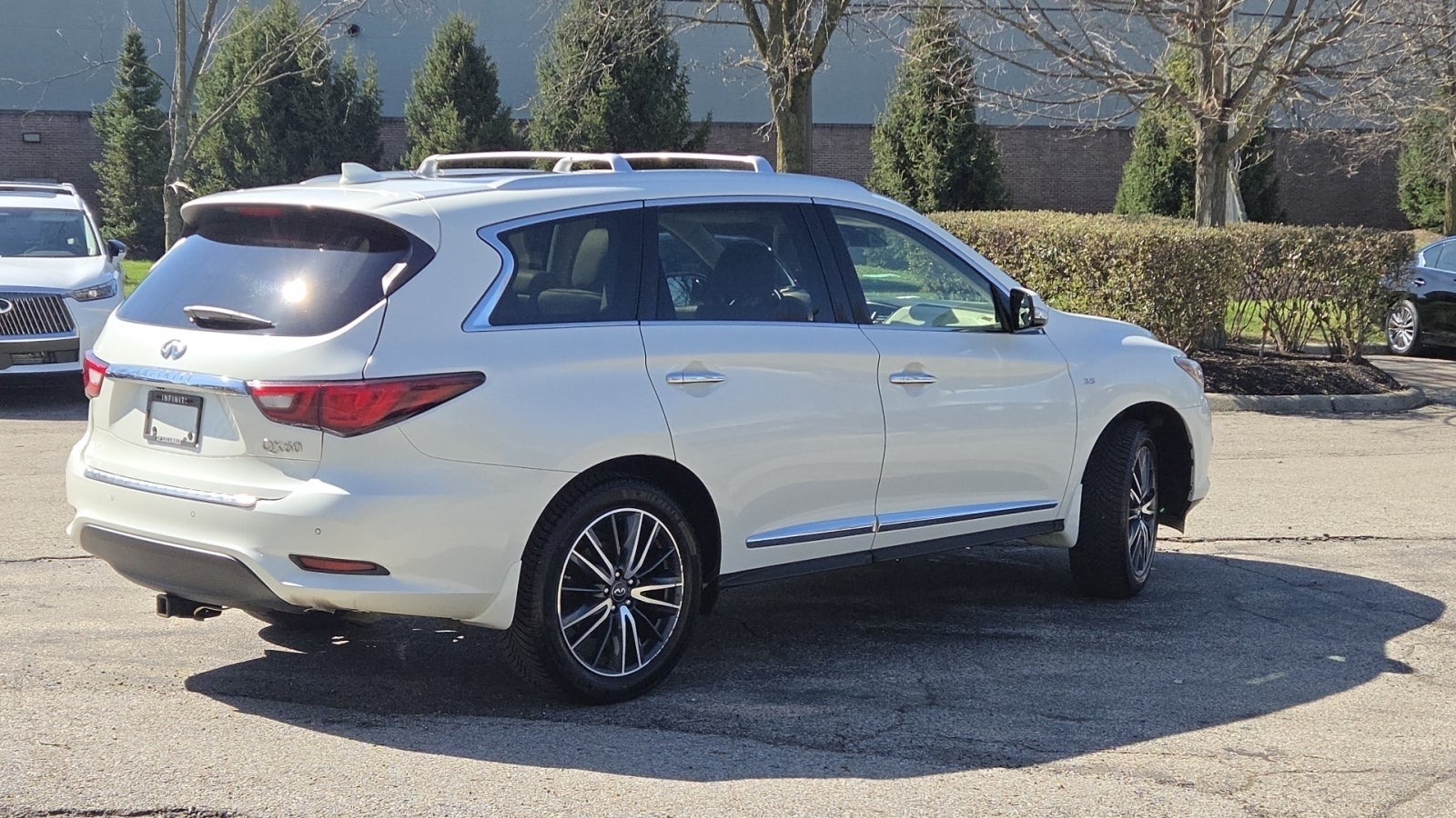 2019 INFINITI QX60 LUXE