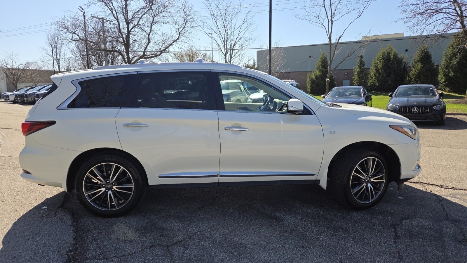 2019 INFINITI QX60 LUXE
