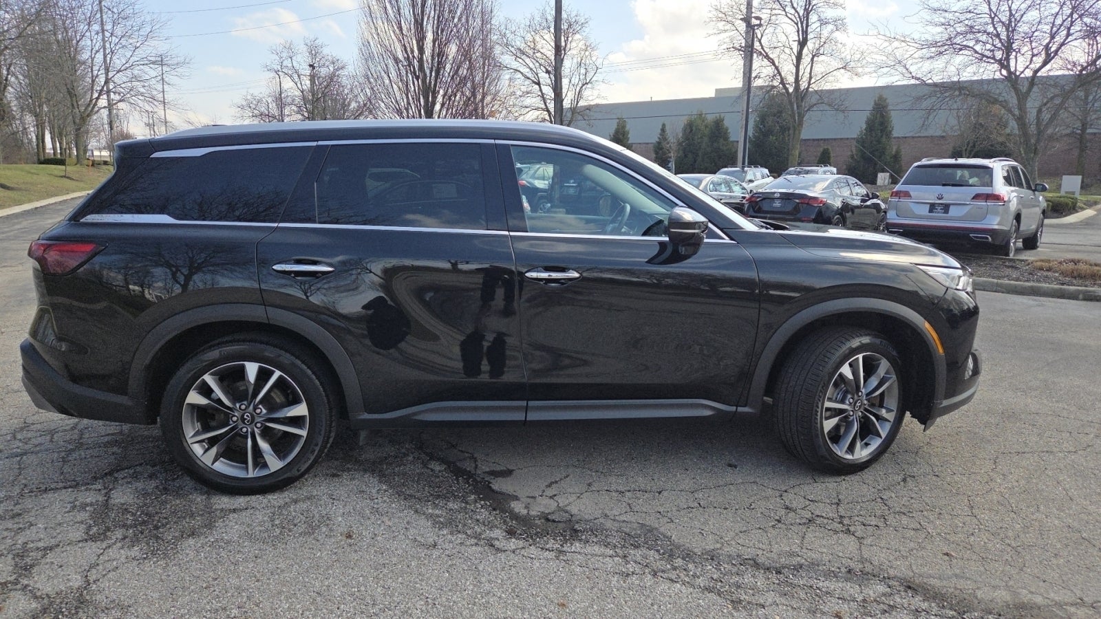 2022 INFINITI QX60 LUXE