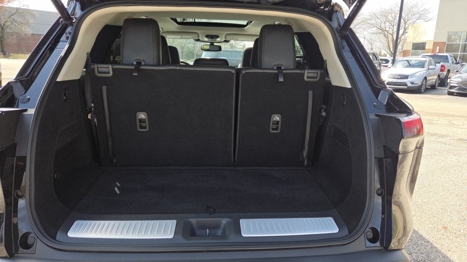 2022 INFINITI QX60 LUXE