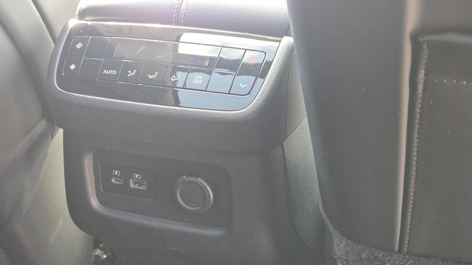 2022 INFINITI QX60 LUXE