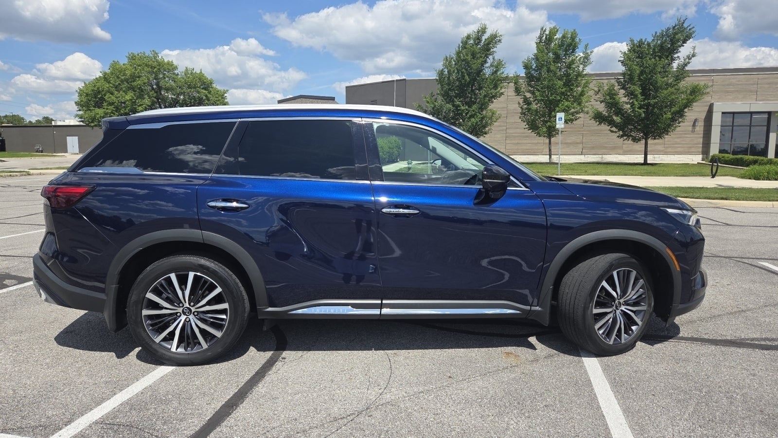 2022 INFINITI QX60 Sensory