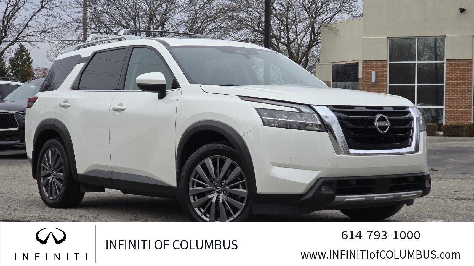 2022 Nissan Pathfinder SL