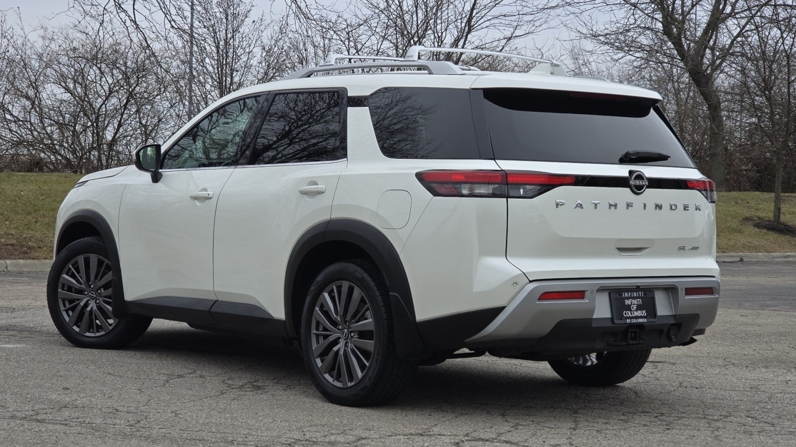 2022 Nissan Pathfinder SL