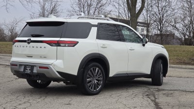 2022 Nissan Pathfinder SL