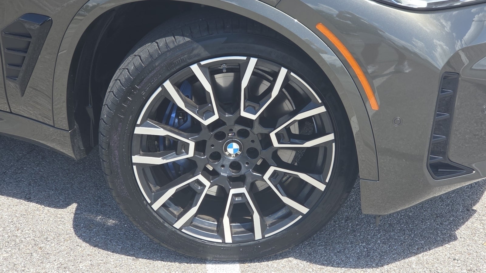 2025 BMW X5 M60i