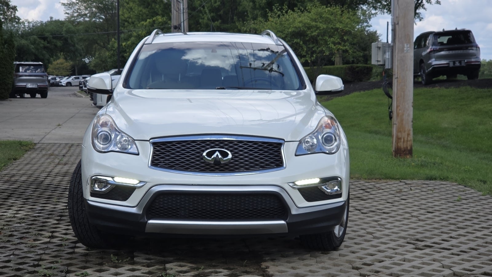 2017 INFINITI QX50 Base