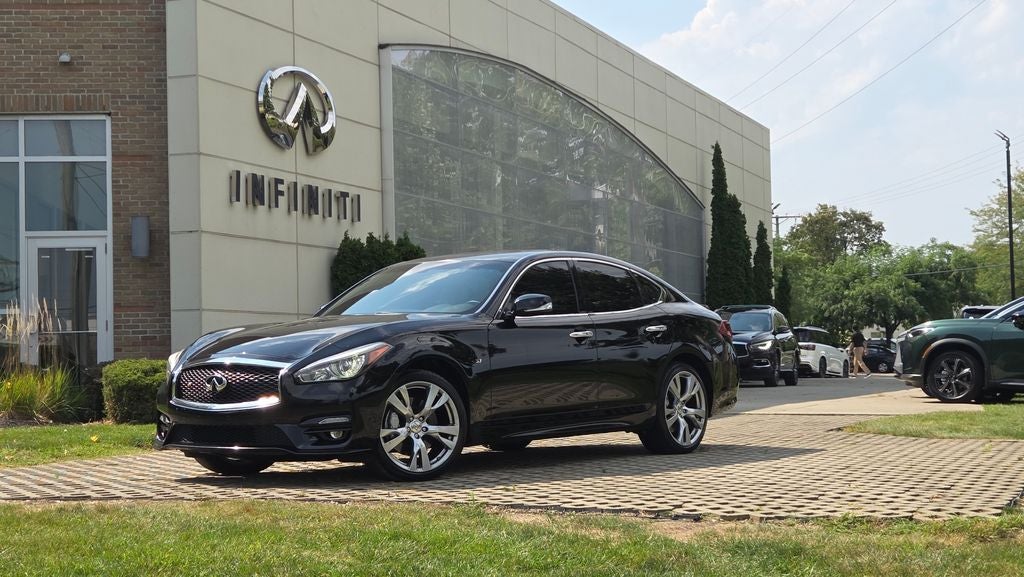 2017 INFINITI Q70 3.7X
