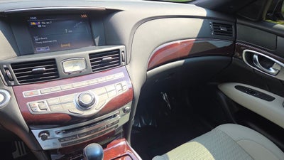 2017 INFINITI Q70 3.7X