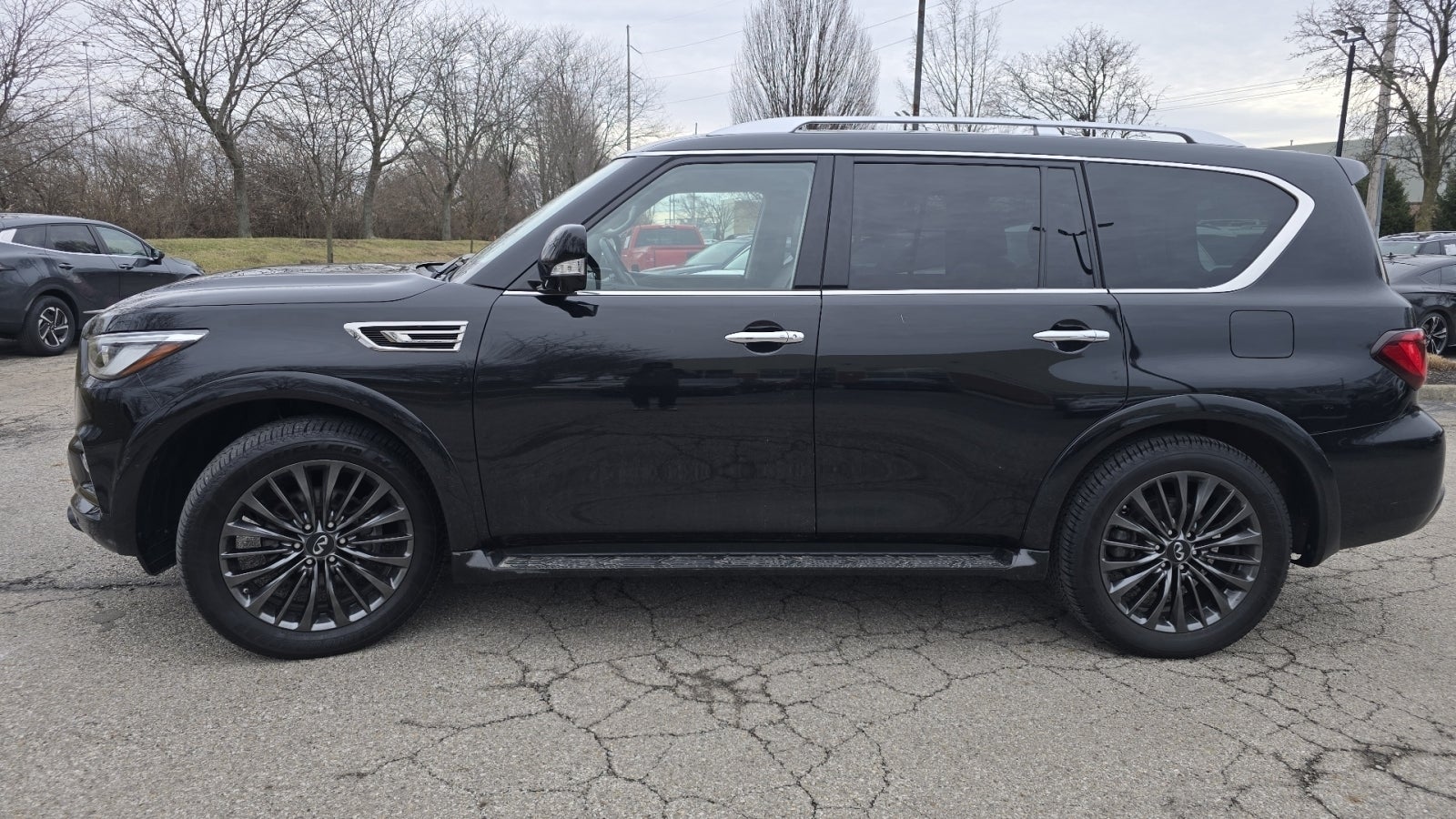 2023 INFINITI QX80 Premium Select