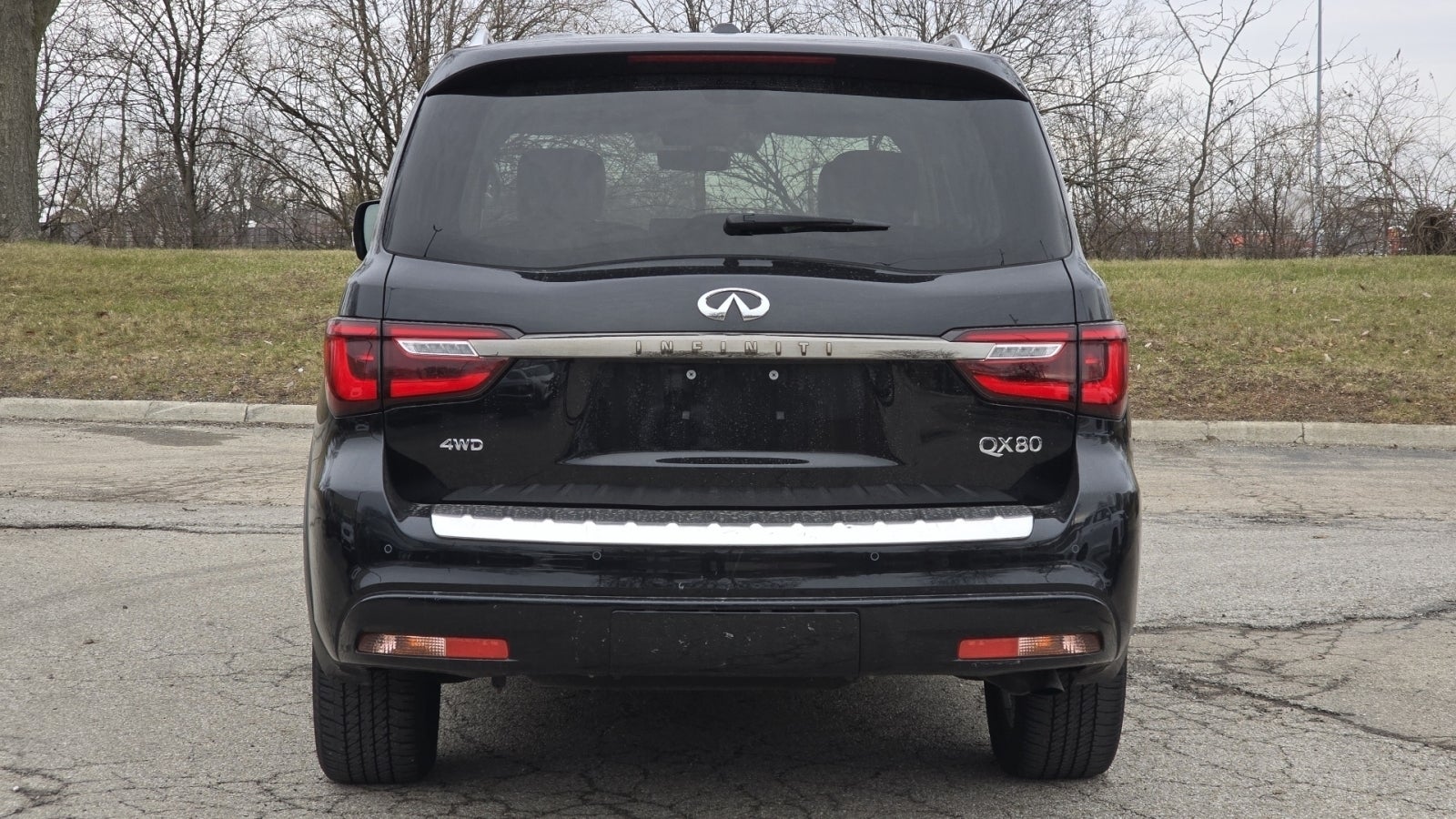2023 INFINITI QX80 Premium Select