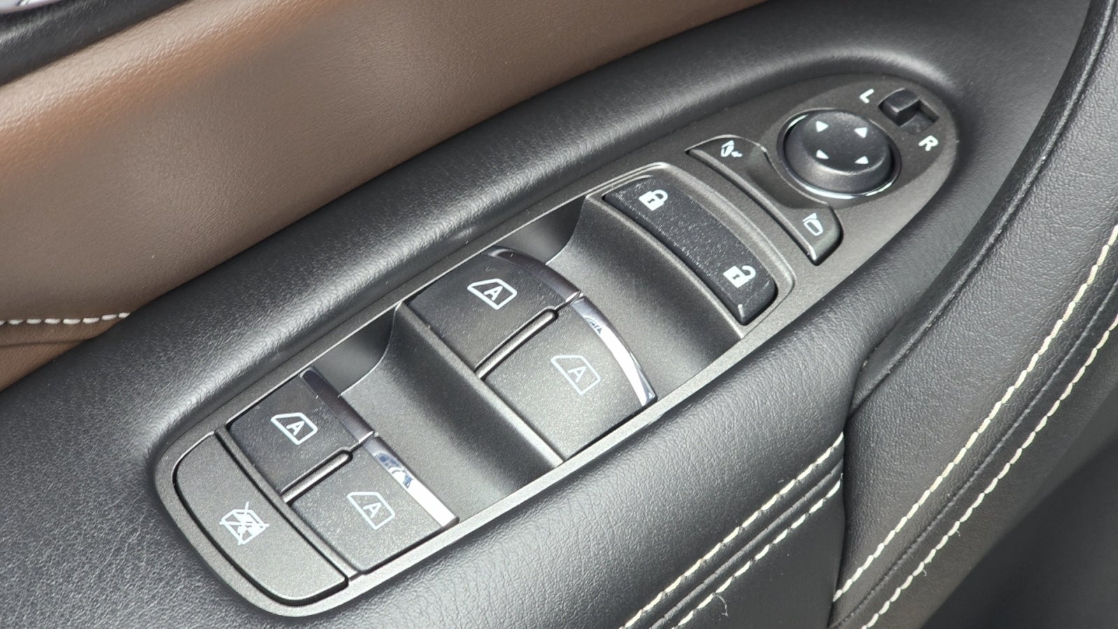 2023 INFINITI QX80 Premium Select