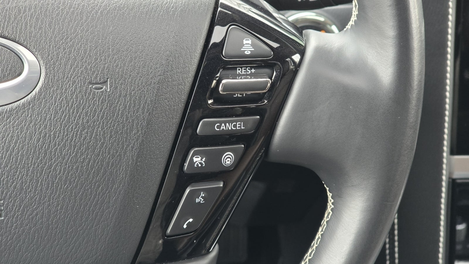 2023 INFINITI QX80 Premium Select