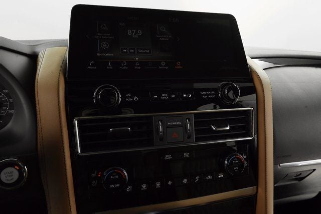 2024 INFINITI QX80 LUXE