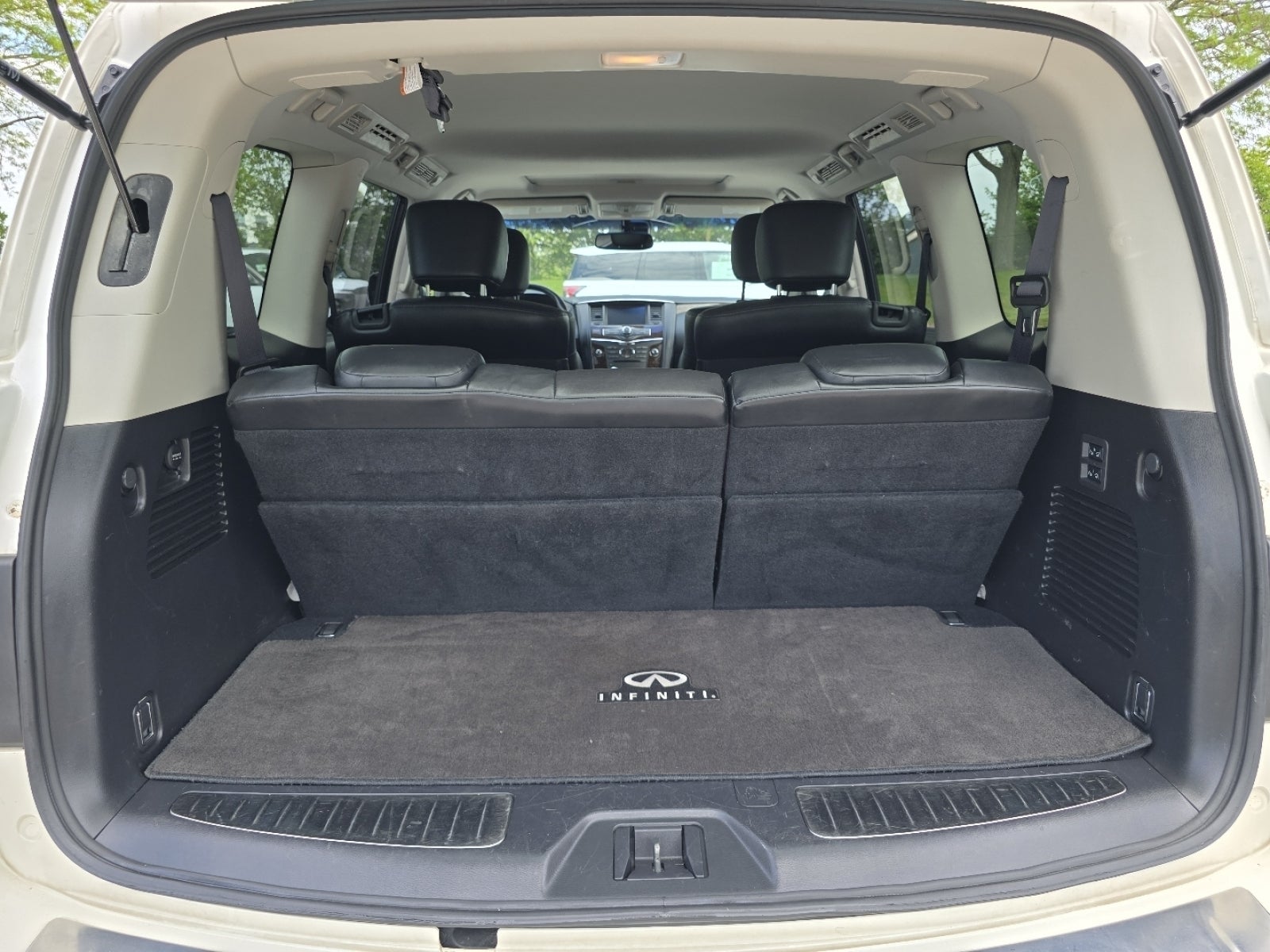 2015 INFINITI QX80 Base