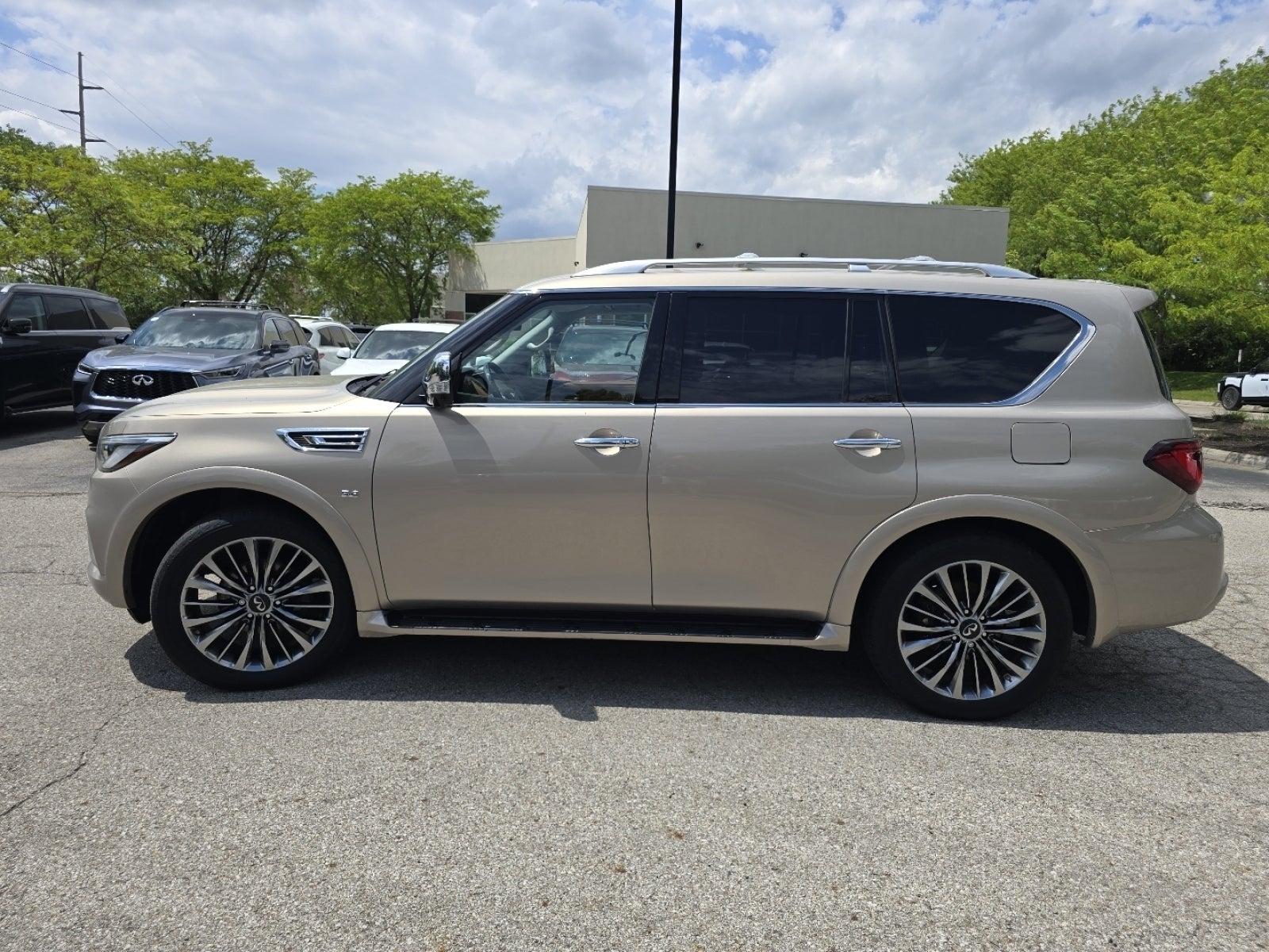 2019 INFINITI QX80 LUXE