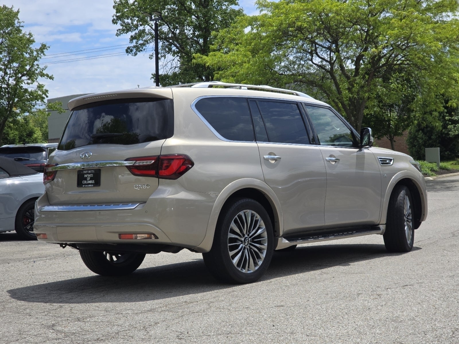 2019 INFINITI QX80 LUXE