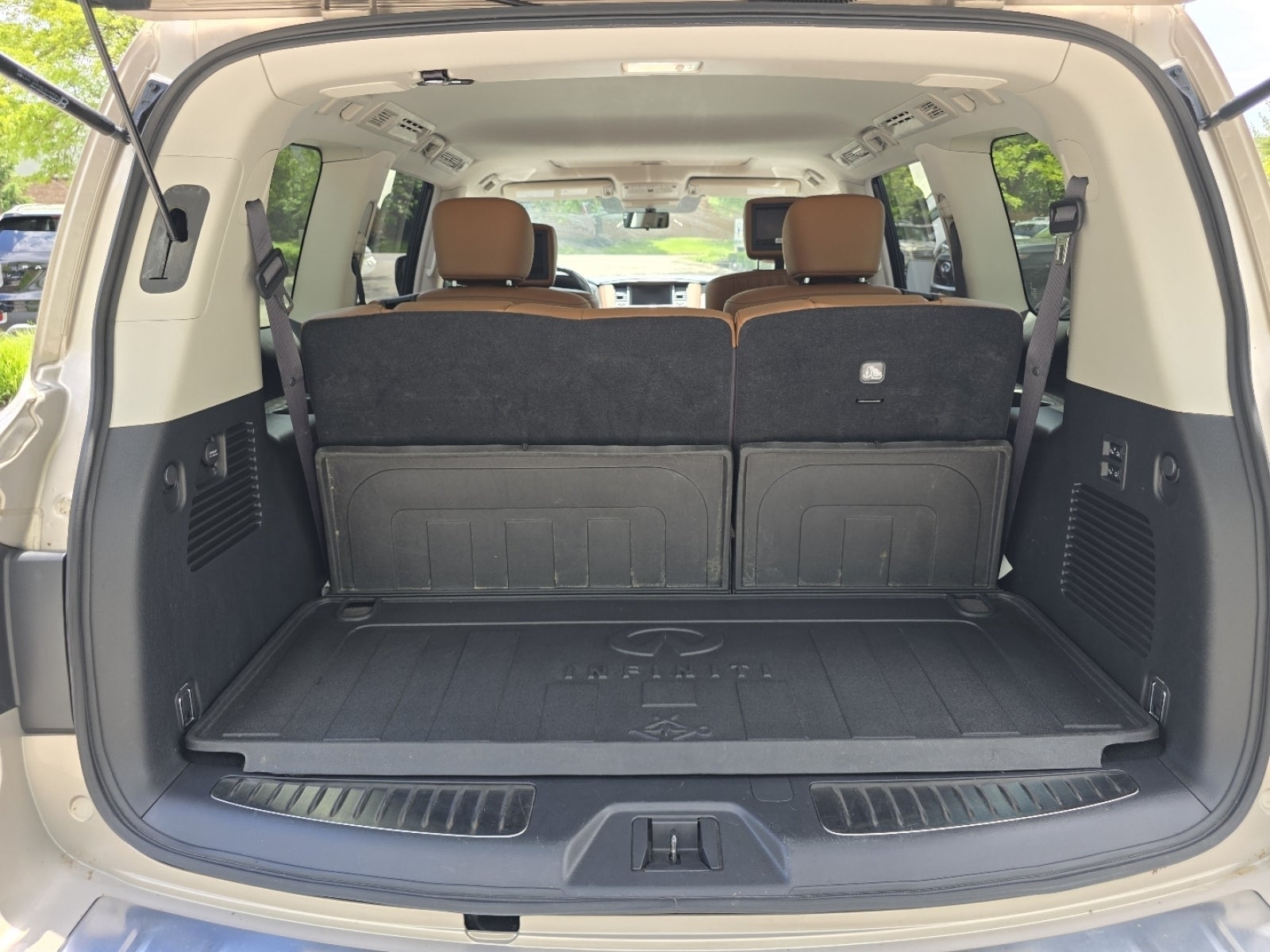 2019 INFINITI QX80 LUXE