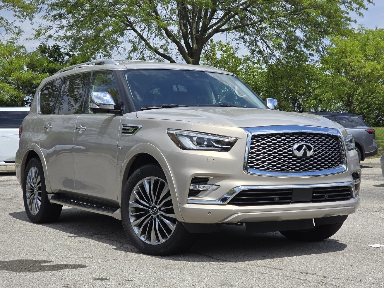 2019 INFINITI QX80 LUXE