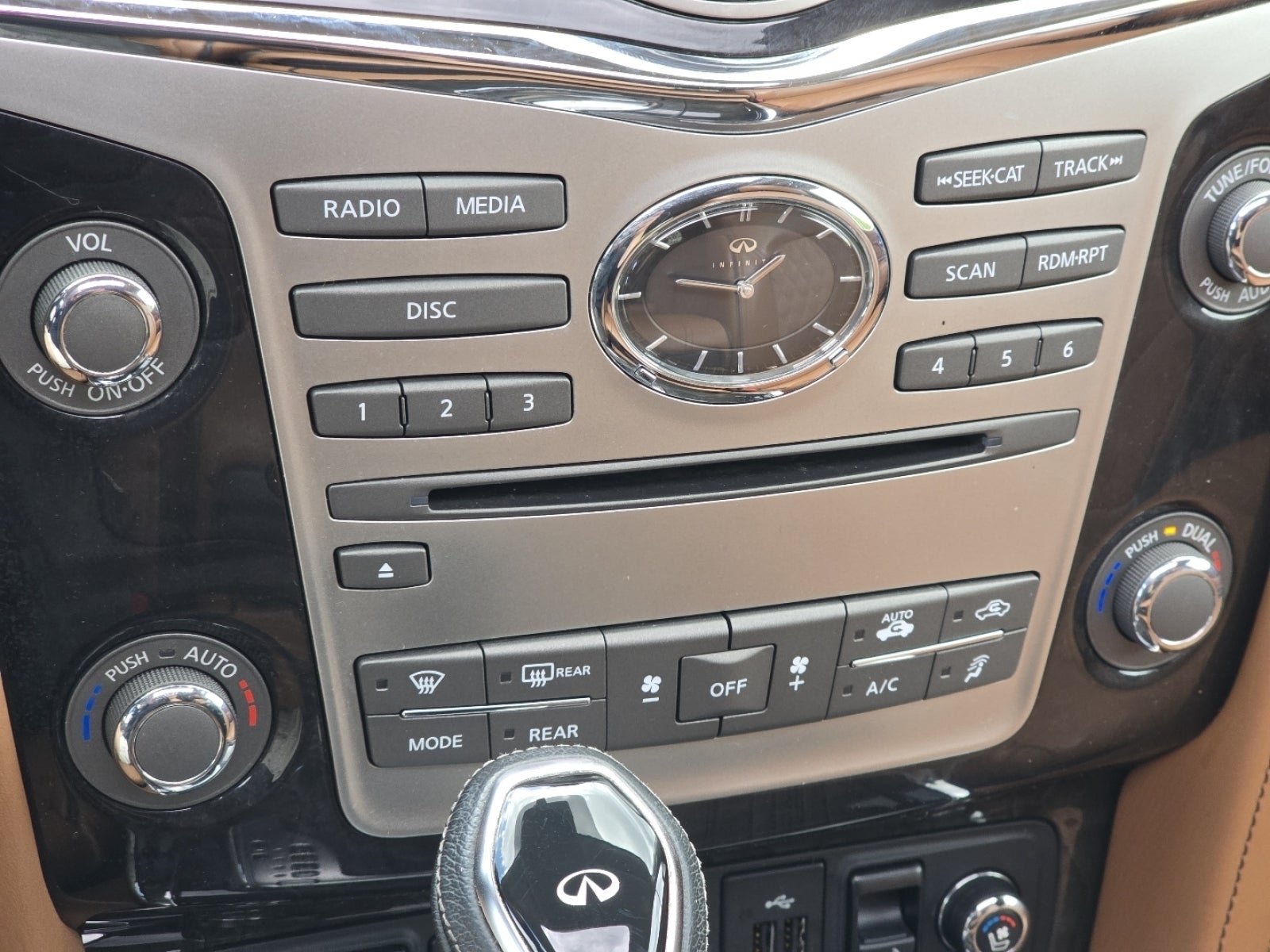 2019 INFINITI QX80 LUXE