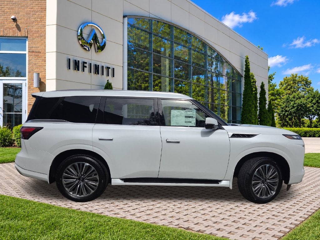 2027 INFINITI QX80 LUXE