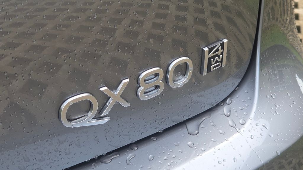 2027 INFINITI QX80 LUXE