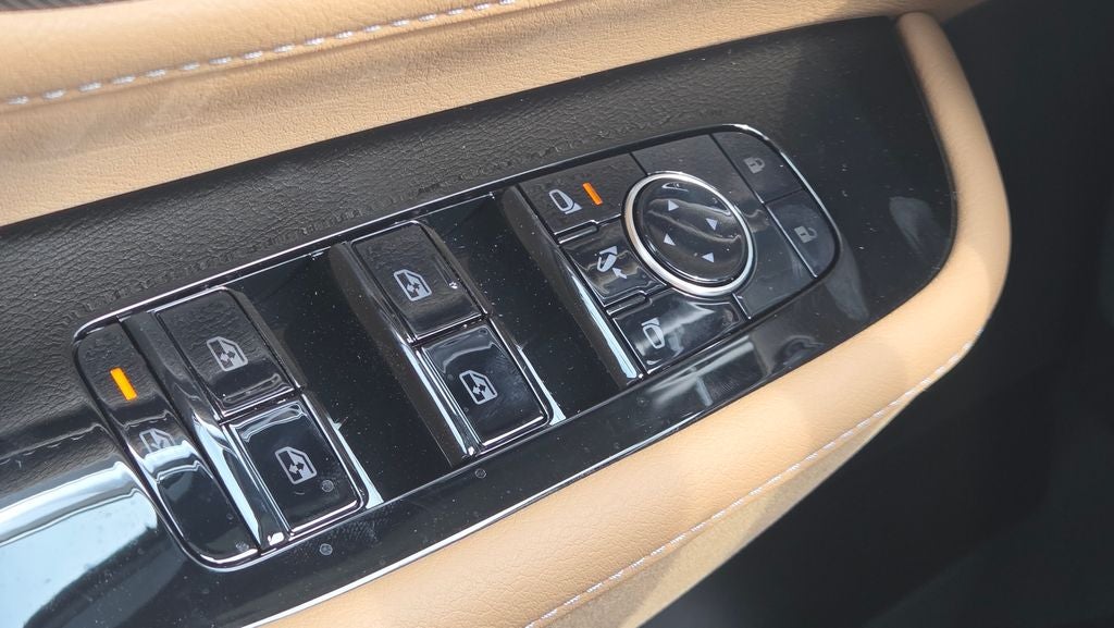 2027 INFINITI QX80 LUXE