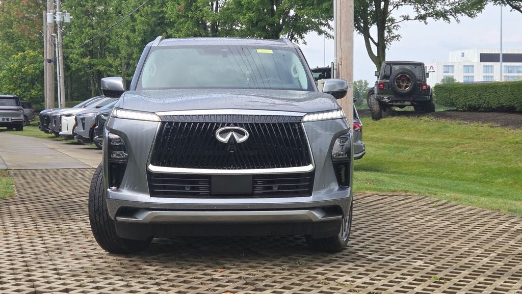 2027 INFINITI QX80 LUXE