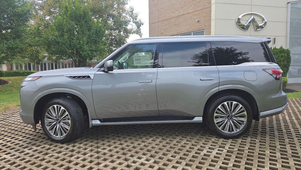 2027 INFINITI QX80 LUXE