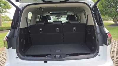 2027 INFINITI QX80 LUXE