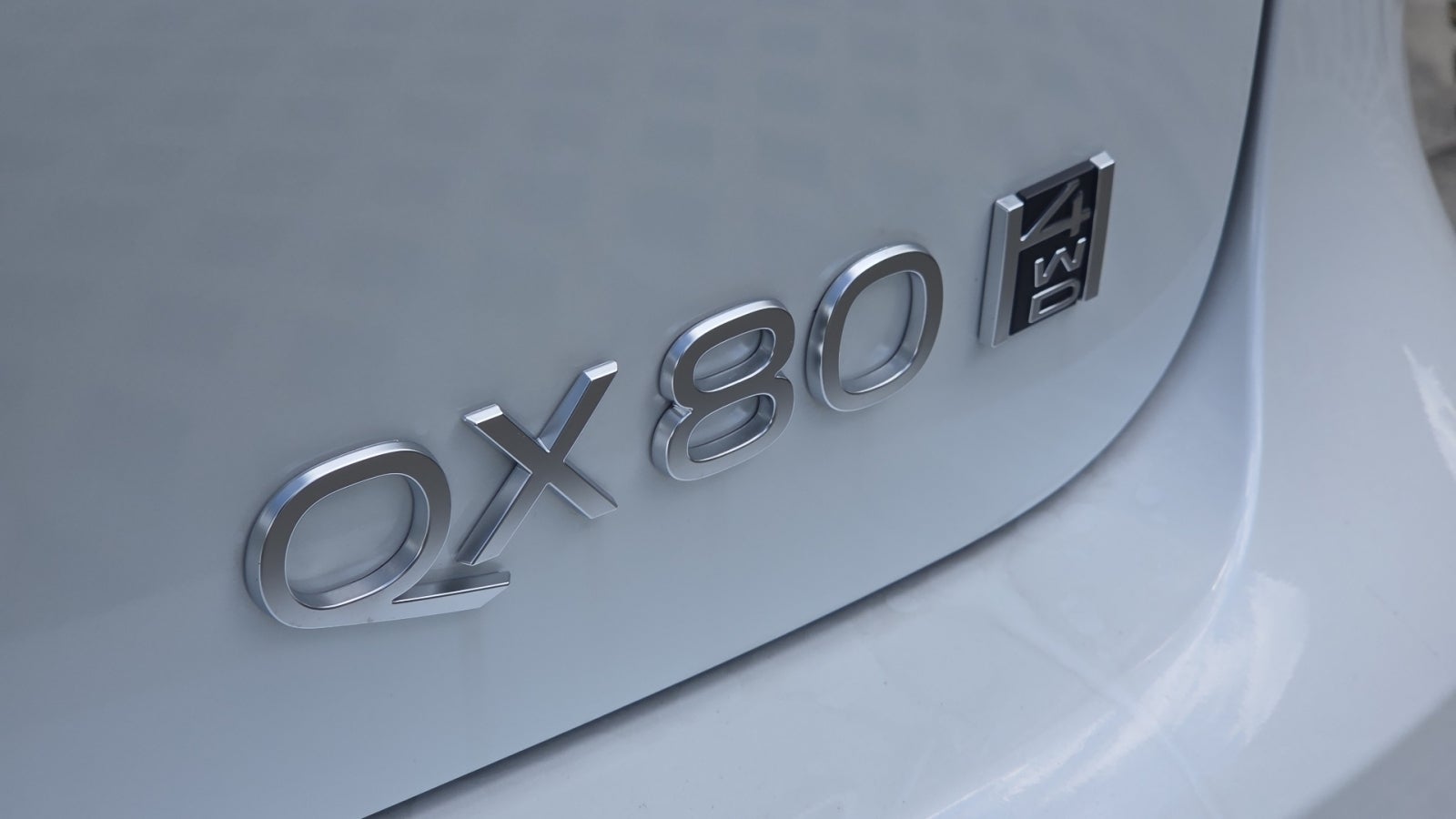 2027 INFINITI QX80 LUXE