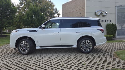 2027 INFINITI QX80 LUXE