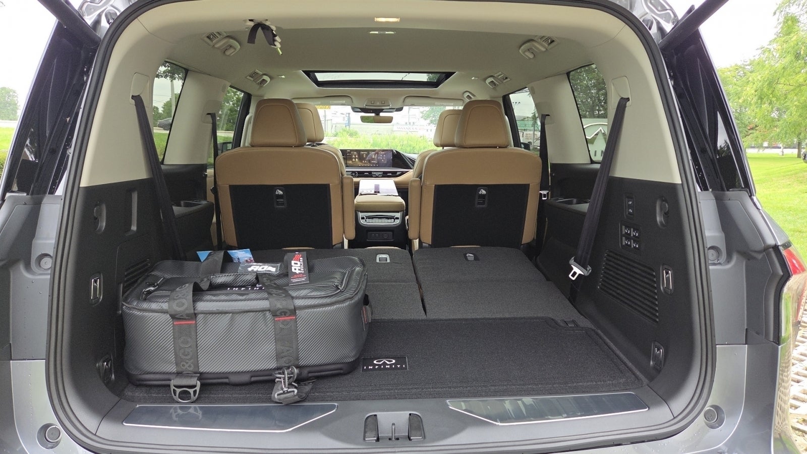 2027 INFINITI QX80 LUXE