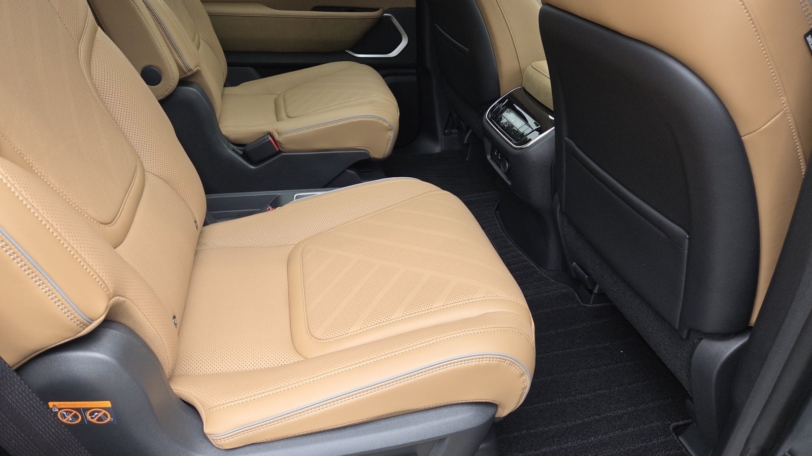 2027 INFINITI QX80 LUXE