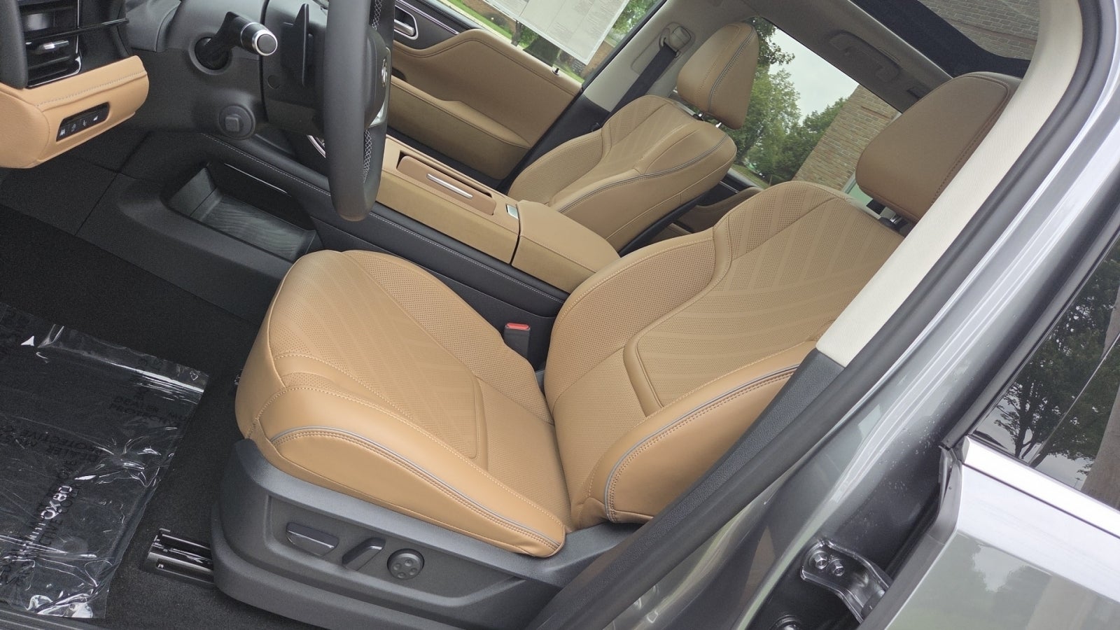 2027 INFINITI QX80 LUXE