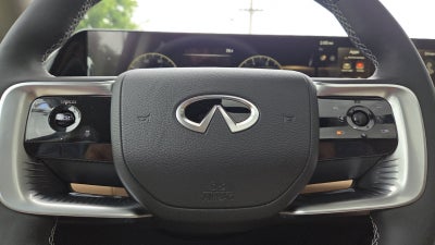 2027 INFINITI QX80 LUXE
